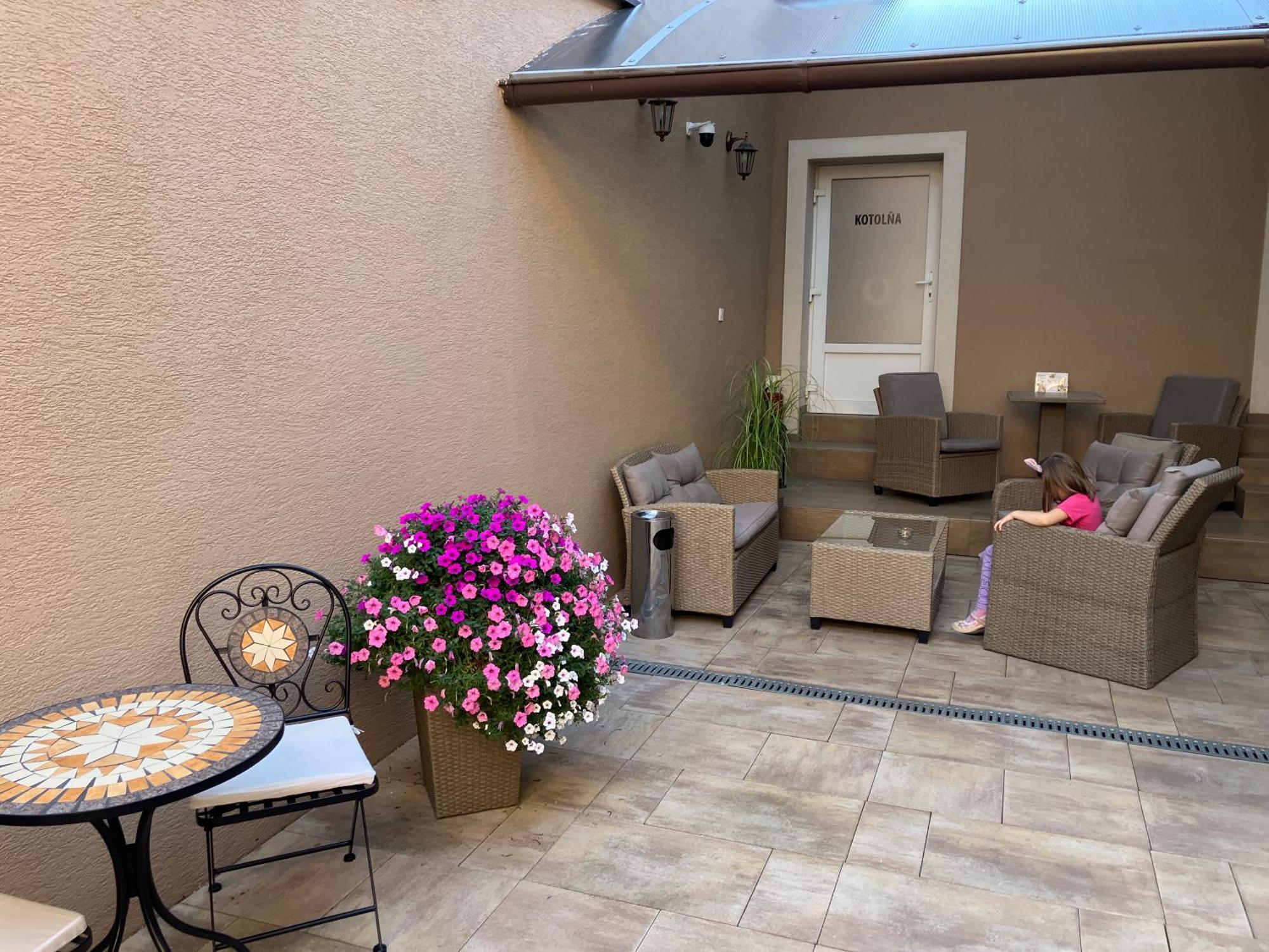 Apartamento Corner House Lučenec Exterior foto