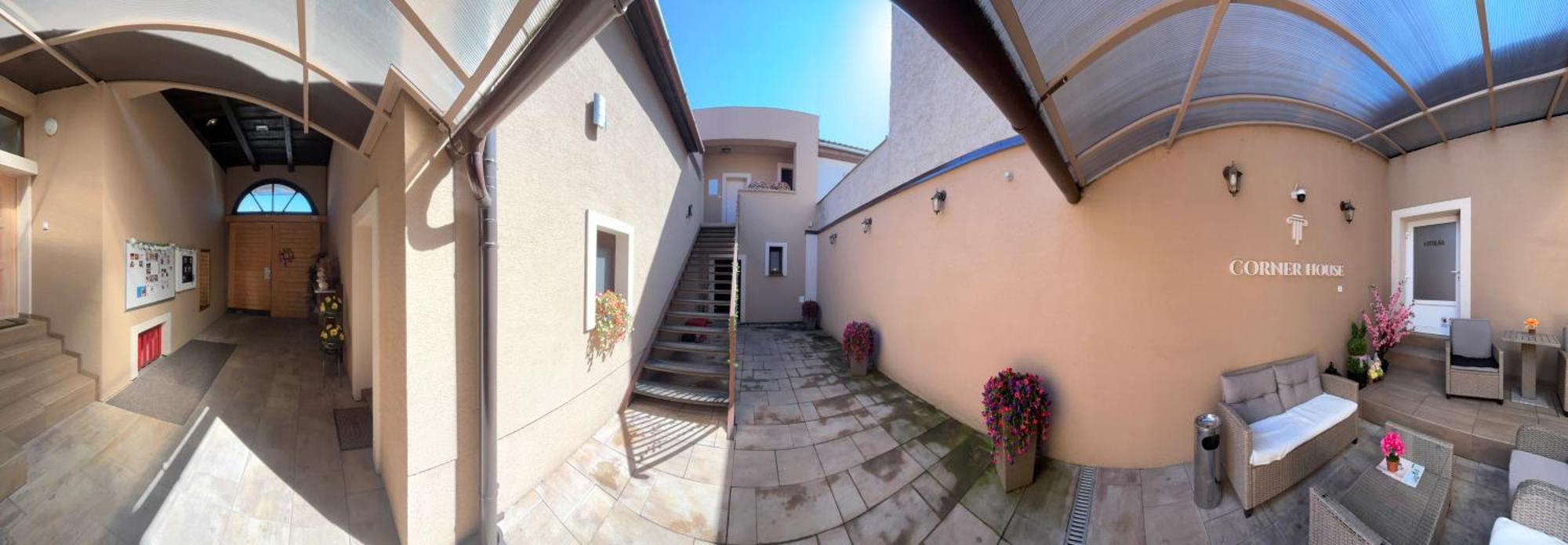 Apartamento Corner House Lučenec Exterior foto